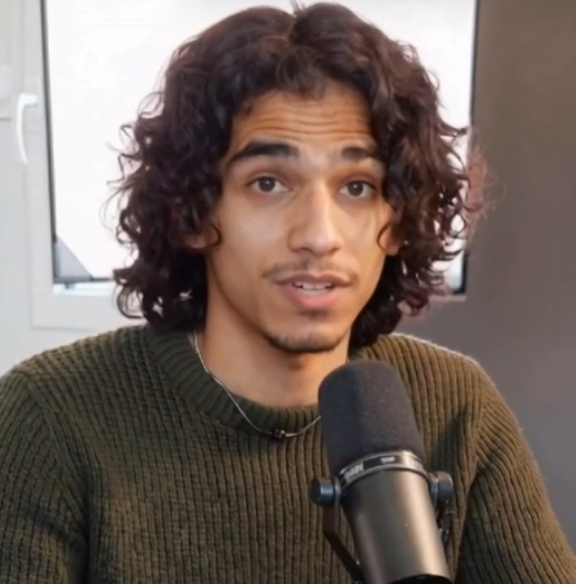 Elio — Instructor for AiExpertVault™